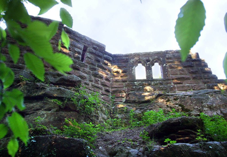 Burg Lützelhardt, Germany